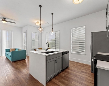 1508 Blodgett Street - Photo Thumbnail 8