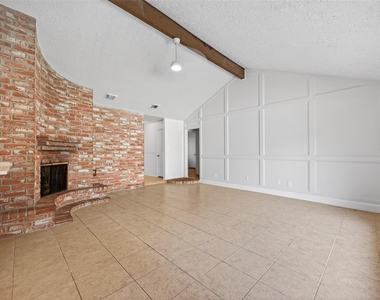 22206 Red River Drive - Photo Thumbnail 4