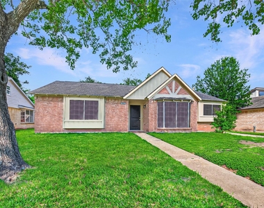 22206 Red River Drive - Photo Thumbnail 2