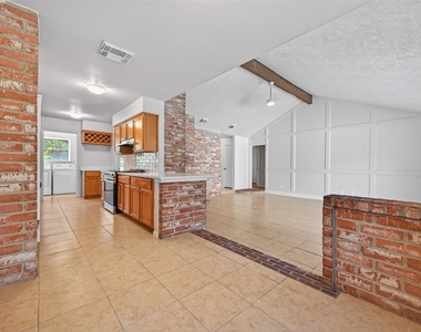 22206 Red River Drive - Photo Thumbnail 10