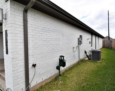 4023 Yonkers Valley Lane - Photo Thumbnail 23