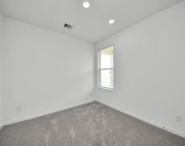 29515 Pondview Drive - Photo Thumbnail 26
