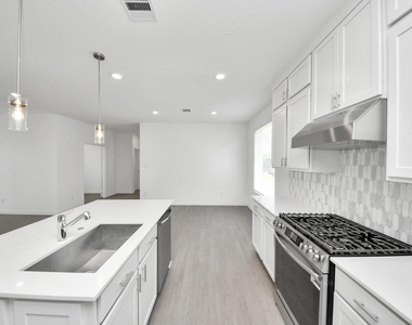 29515 Pondview Drive - Photo Thumbnail 16