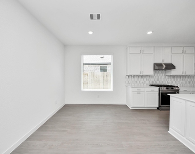 29515 Pondview Drive - Photo Thumbnail 19