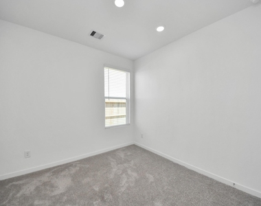 29515 Pondview Drive - Photo Thumbnail 24