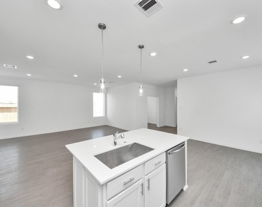 29515 Pondview Drive - Photo Thumbnail 15