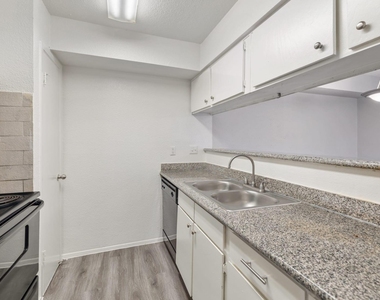 10101 Forum Park Drive - Photo Thumbnail 10