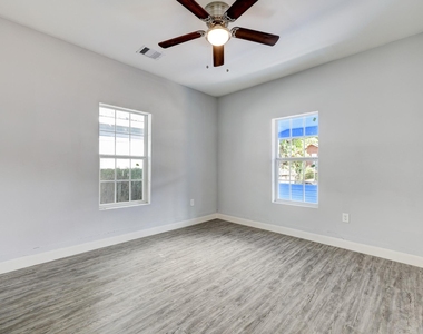 4224 Marina Street - Photo Thumbnail 9
