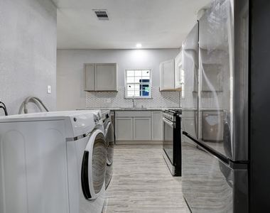 4224 Marina Street - Photo Thumbnail 7