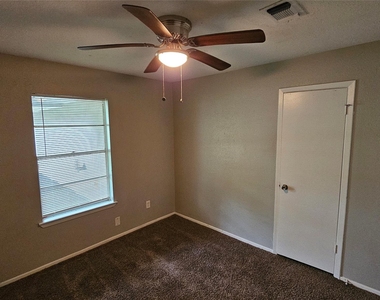 4430 Mccleester Drive - Photo Thumbnail 11