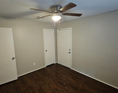 4430 Mccleester Drive - Photo Thumbnail 14