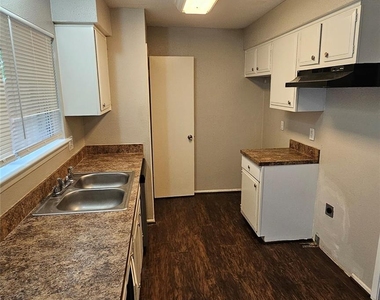 4430 Mccleester Drive - Photo Thumbnail 5