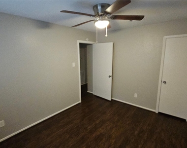 4430 Mccleester Drive - Photo Thumbnail 13