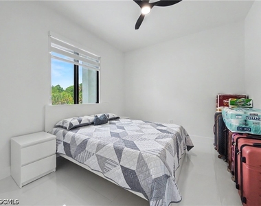 402 Thompson Avenue - Photo Thumbnail 6