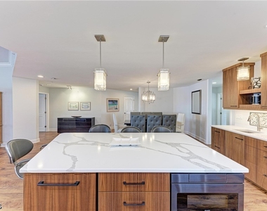 14813 Laguna Drive - Photo Thumbnail 20