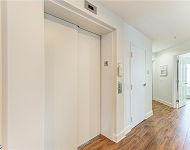 14813 Laguna Drive - Photo Thumbnail 4