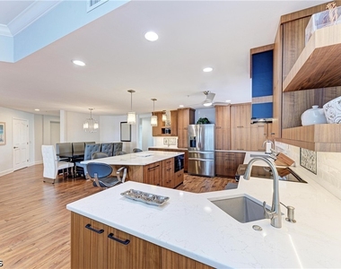 14813 Laguna Drive - Photo Thumbnail 15