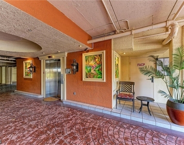 14813 Laguna Drive - Photo Thumbnail 2