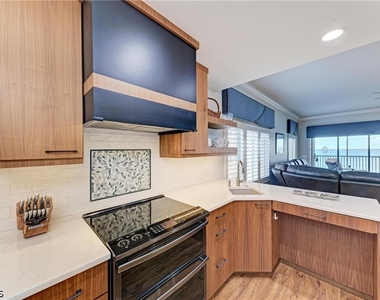 14813 Laguna Drive - Photo Thumbnail 19