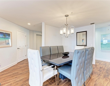 14813 Laguna Drive - Photo Thumbnail 22