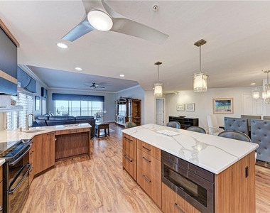 14813 Laguna Drive - Photo Thumbnail 18