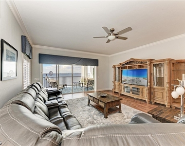 14813 Laguna Drive - Photo Thumbnail 9