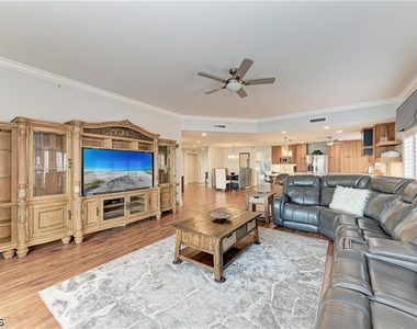 14813 Laguna Drive - Photo Thumbnail 10