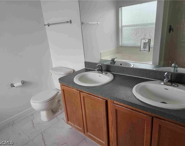 14980 Coopers Hawk Way - Photo Thumbnail 11