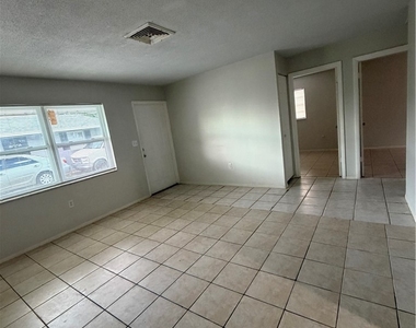 5517 6th Avenue - Photo Thumbnail 3