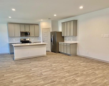 7023 Sunbreeze Lane - Photo Thumbnail 3