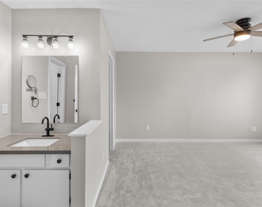 5001 Lamonte Lane - Photo Thumbnail 6