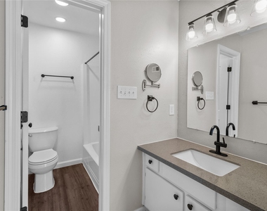5001 Lamonte Lane - Photo Thumbnail 7