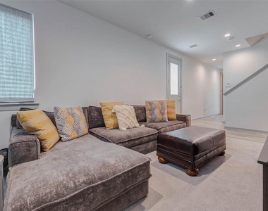 4502 Buck Street - Photo Thumbnail 4