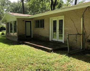 3515 Elm Drive - Photo Thumbnail 4