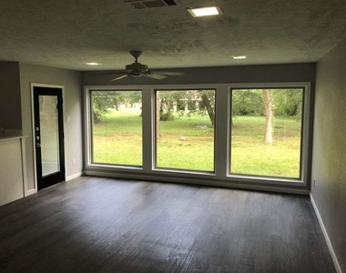 3515 Elm Drive - Photo Thumbnail 6