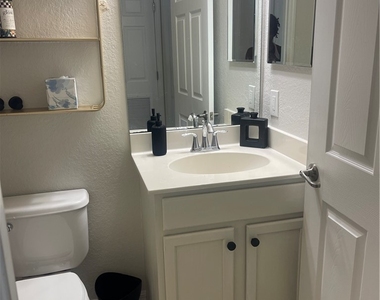 9727 Acqua Court - Photo Thumbnail 46