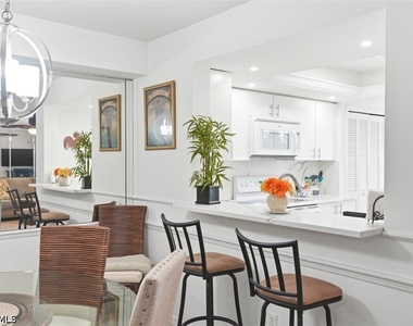 7320 Glenmoor Lane - Photo Thumbnail 4
