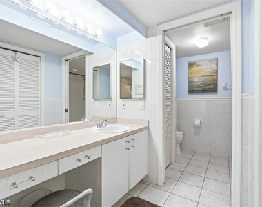 7320 Glenmoor Lane - Photo Thumbnail 12