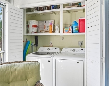 7320 Glenmoor Lane - Photo Thumbnail 17