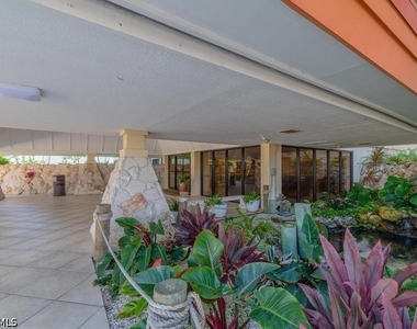 180 Seaview Court - Photo Thumbnail 2