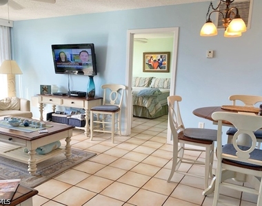 180 Seaview Court - Photo Thumbnail 5