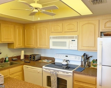 180 Seaview Court - Photo Thumbnail 6