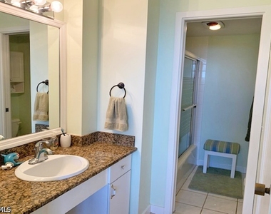 180 Seaview Court - Photo Thumbnail 10
