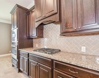 9522 Scanlan Heights Lane Lane - Photo Thumbnail 12