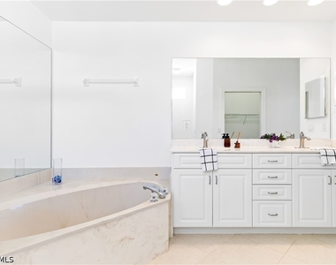 8635 Ibis Cove Circle - Photo Thumbnail 12