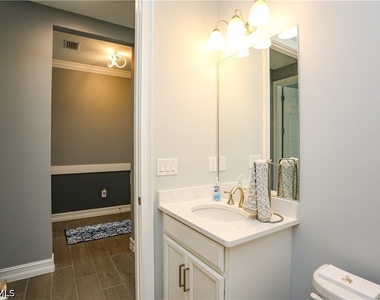 16579 Crescent Beach Way - Photo Thumbnail 15