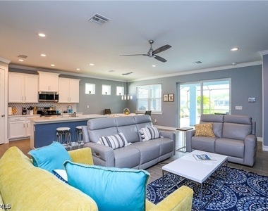 16579 Crescent Beach Way - Photo Thumbnail 28