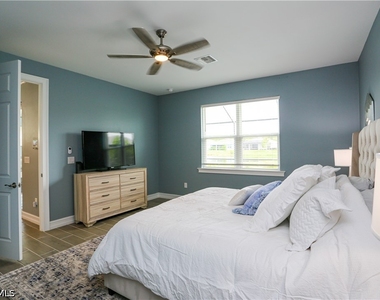 16579 Crescent Beach Way - Photo Thumbnail 31