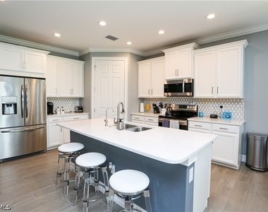 16579 Crescent Beach Way - Photo Thumbnail 25