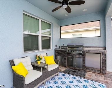 16579 Crescent Beach Way - Photo Thumbnail 4